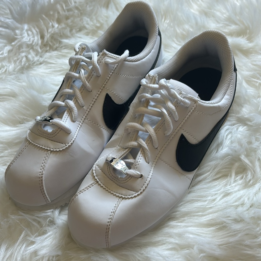 NIKE CORTEZ BASIC SL 904764-102 YOUTH KID’S SNEAKERS SIZE: 7 Y / WHITE AND BLACK